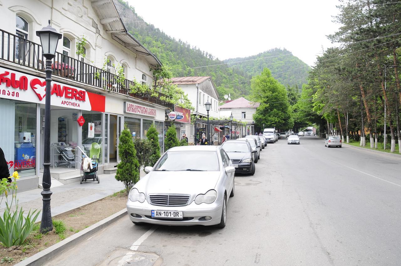 Riverside Hotell Borjomi Eksteriør bilde